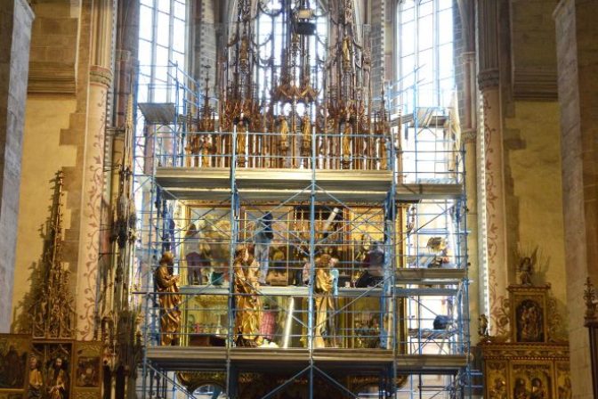 Reštaurátori našli pri obnove oltára podpis Majstra Pavla