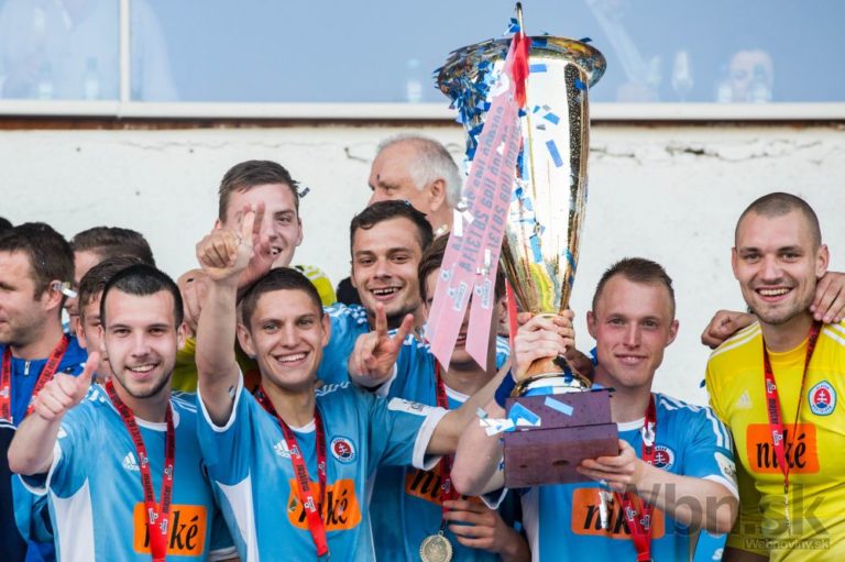 Slovan získal majstrovskú trofej, Nitra padla do druhej ligy