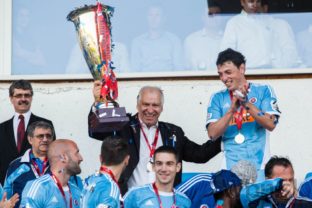 Slovan získal majstrovskú trofej, Nitra padla do druhej ligy