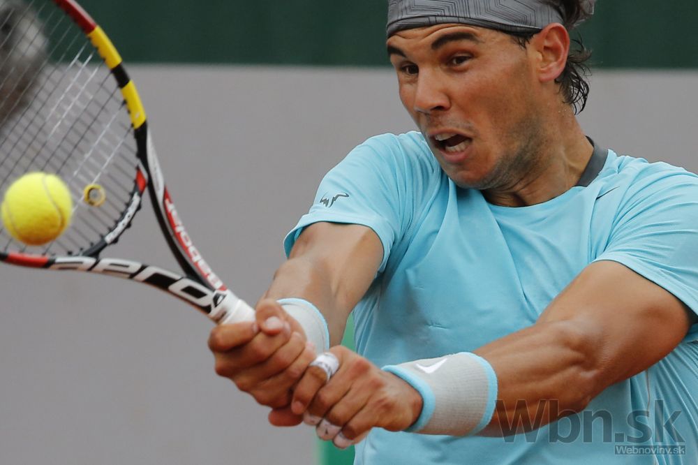 Suverénny Djokovič v Paríži postúpil, Nadal má 60. víťazstvo