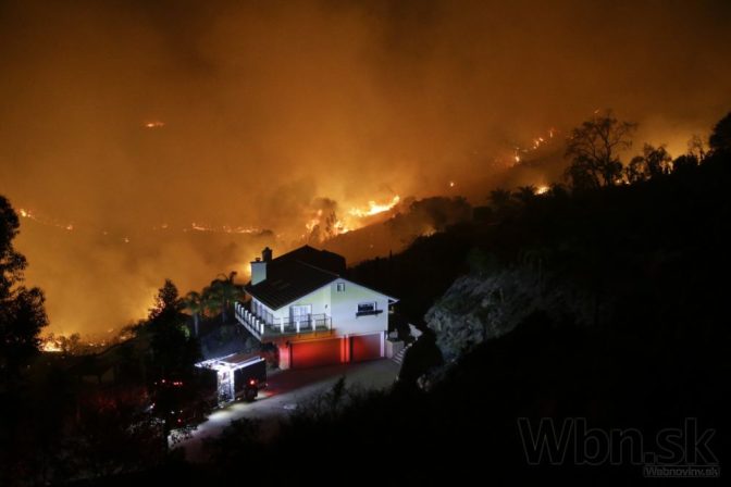 V Kalifornii vyčíňajú požiare