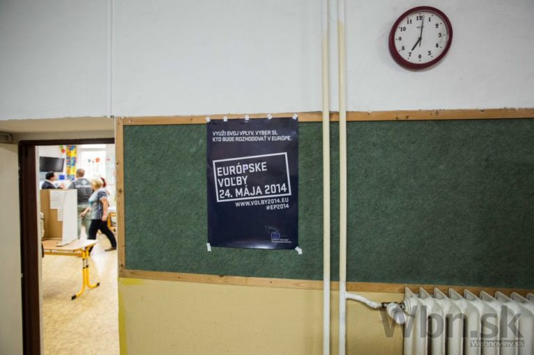 Začali sa voľby, Slováci vyberú zástupcov do europarlamentu