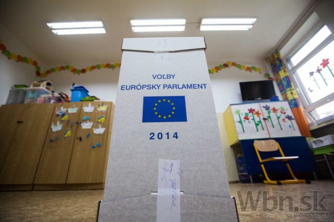 Začali sa voľby, Slováci vyberú zástupcov do europarlamentu