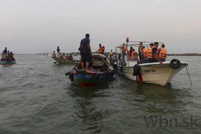 Záchranári vytiahli z trajektu v Bangladéši desiatky mŕtvol