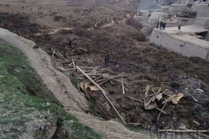 Zosuv pôdy v dedine Hobo Barik si vyžiadal stovky mŕtvych
