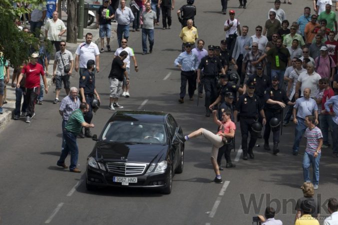 Európski taxikári protestujú proti konkurencií mobilných aplikácií