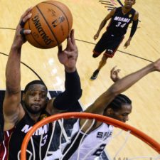 Finále NBA medzi San Antoniom a Miami je vyrovnané