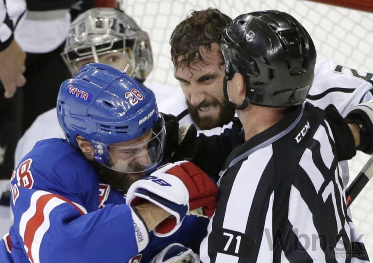Finále NHL bude pokračovať, 'králi' nevyužili prvý mečbal