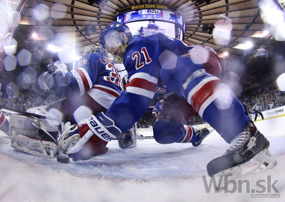 Finále NHL bude pokračovať, 'králi' nevyužili prvý mečbal