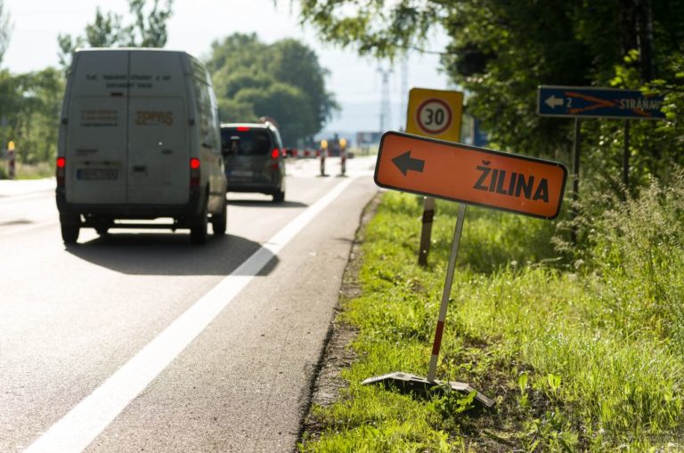 Most Zlatné uzavreli, opravy potrvajú mesiace