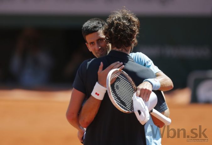Novak Djokovič zvíťazil v semifinále v Paríži nad Lotyšom Gulbisom