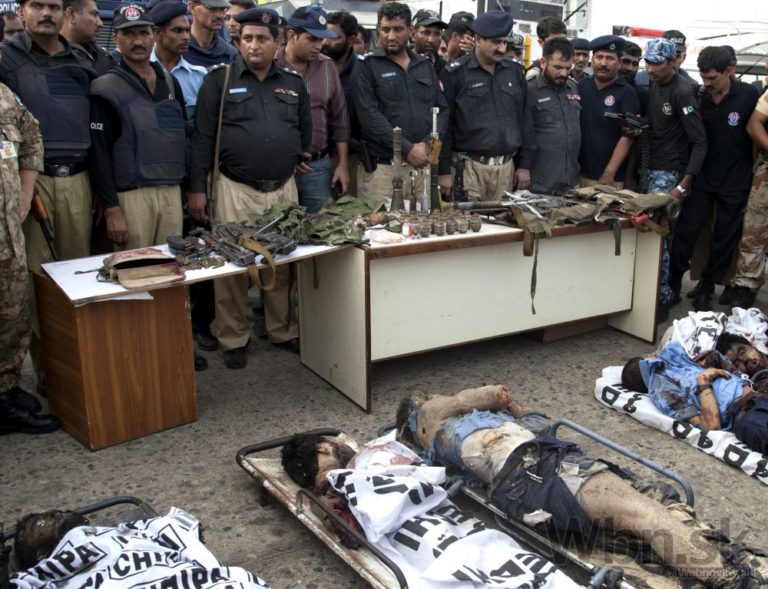 Taliban sa postaral o masakru na letisku v Pakistane