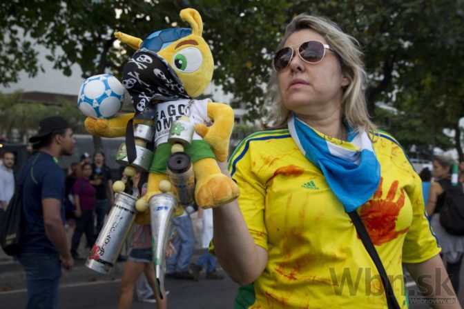 V Brazílii začal šampionát, ľudia v uliciach protestujú
