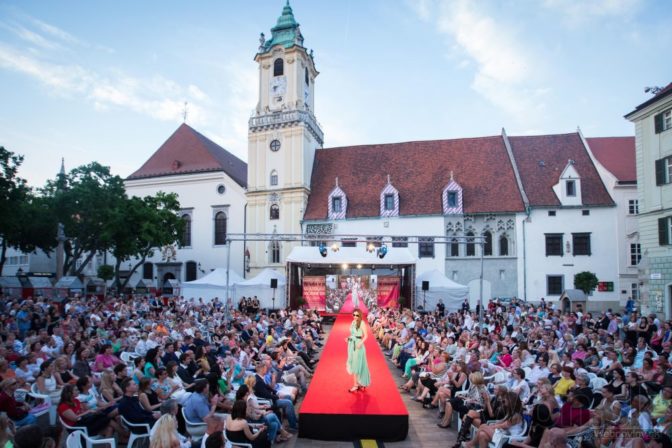 V Hlavnom námestí sa uskutočnila letná časť Bratislavských módnych dní