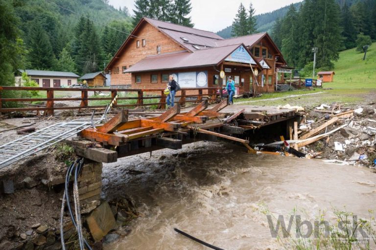 Búrky na Slovensku za sebou zanechali dramatickú spúšť