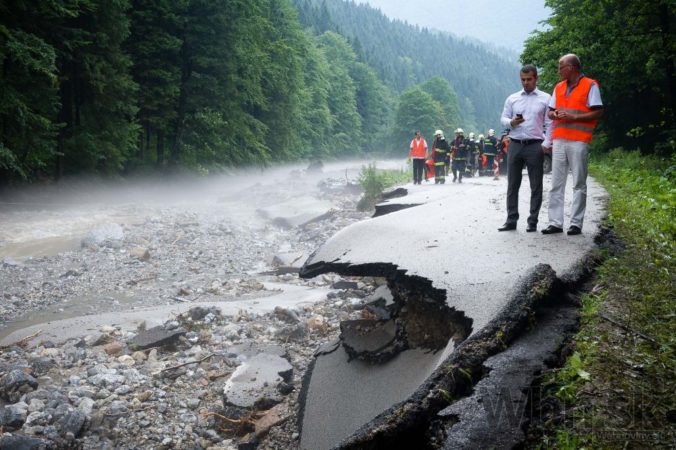 Búrky na Slovensku za sebou zanechali dramatickú spúšť