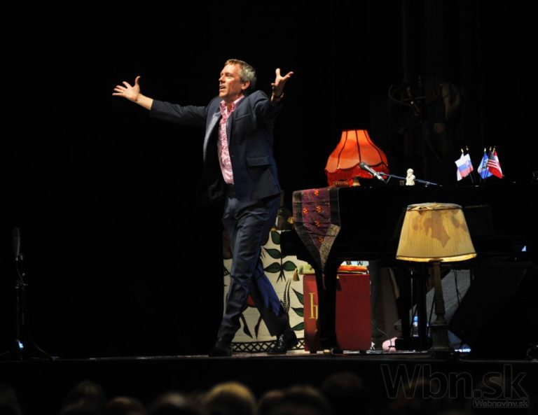 Hugh Laurie a Copper Bottom Band postavili na nohy NTC