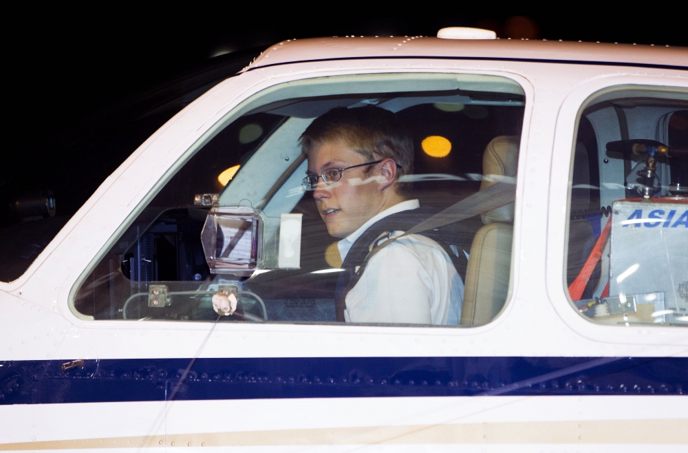 Najmladší pilot, ktorý sám obletel svet, má len 19 rokov
