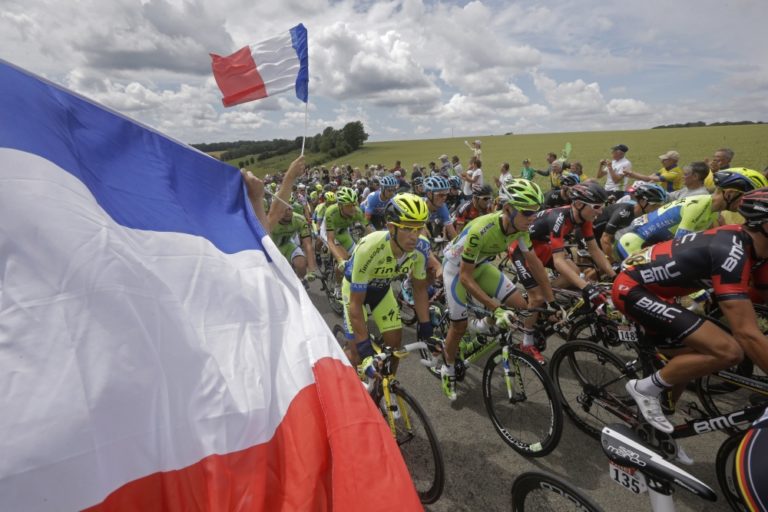 Peter Sagan si v štvrtej etape Tour de France udržal zelený dres