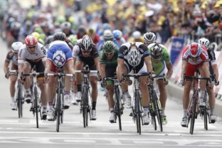 Peter Sagan si v štvrtej etape Tour de France udržal zelený dres
