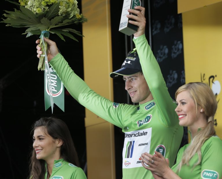 Peter Sagan si v štvrtej etape Tour de France udržal zelený dres