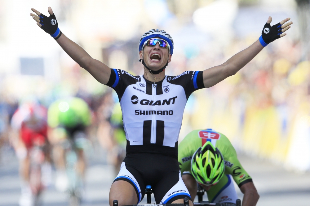 Sagan začal Tour skvelým druhým miestom, Cavendish mla ťažký pád