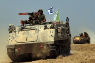 Situácia v Pásme Gazy je zlá, Izrael chce použiť plnú silu
