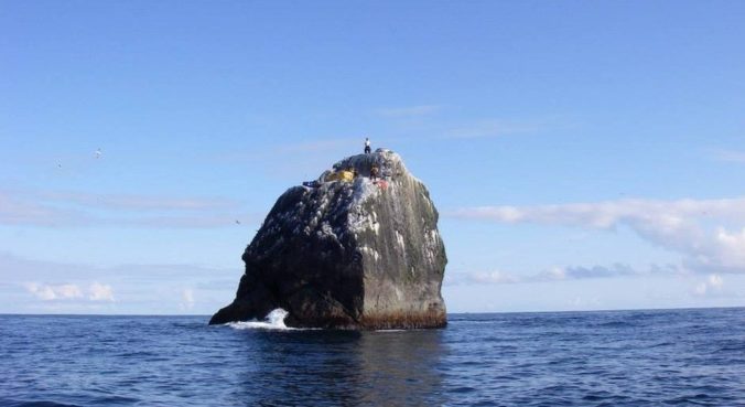 Škótsky dobrodruh strávil 43 dní na opustenom ostrove