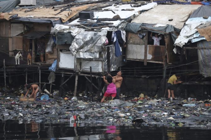 Tajfún na Filipínach zabil najmenej desať ľudí