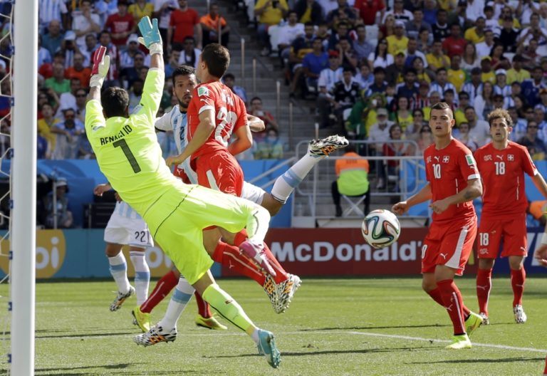 Utorňajšie osemfinálové zápasy na MS vo futbale