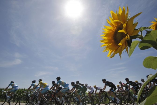 V 13. etape Tour de France sa cyklisti dostali do Álp