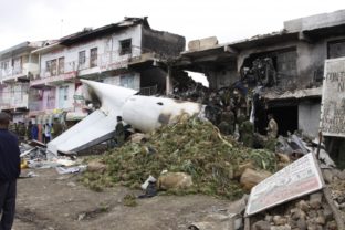 V Keni sa zrútilo lietadlo, haváriu neprežili najmenej štyri osoby