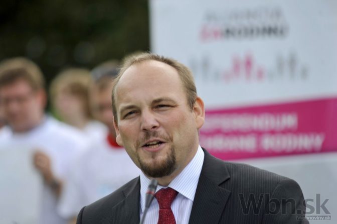 Aliancia za rodinu odovzdala prezidentovi petíciu o gejoch