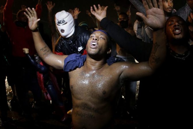 Americký Ferguson sa búri, odsúdil zastrelenie chlapca