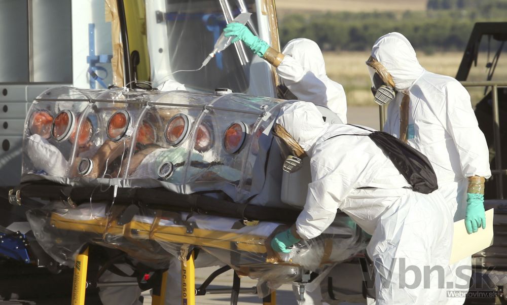 Ebola naháňa strach, počet obetí sa zvyšuje