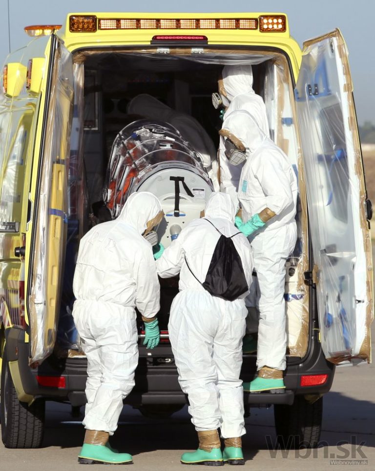 Ebola naháňa strach, počet obetí sa zvyšuje