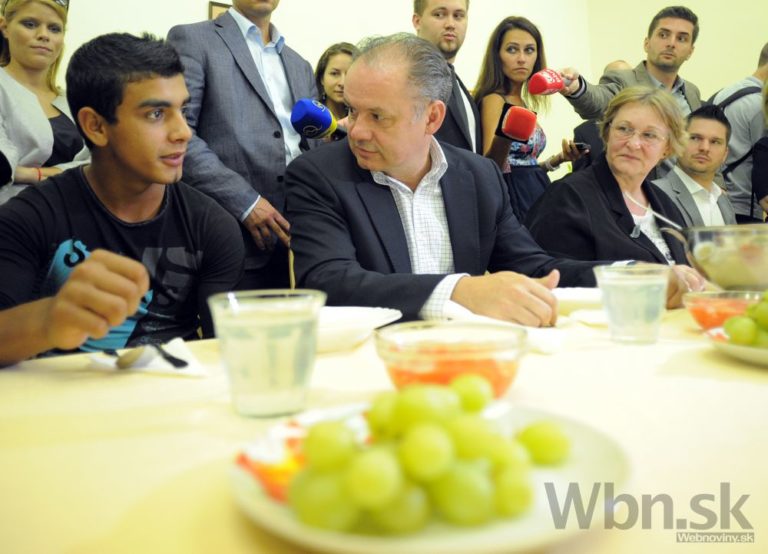 Prezident Andrej Kiska navštívil reedukačné centrum v Hlohovci