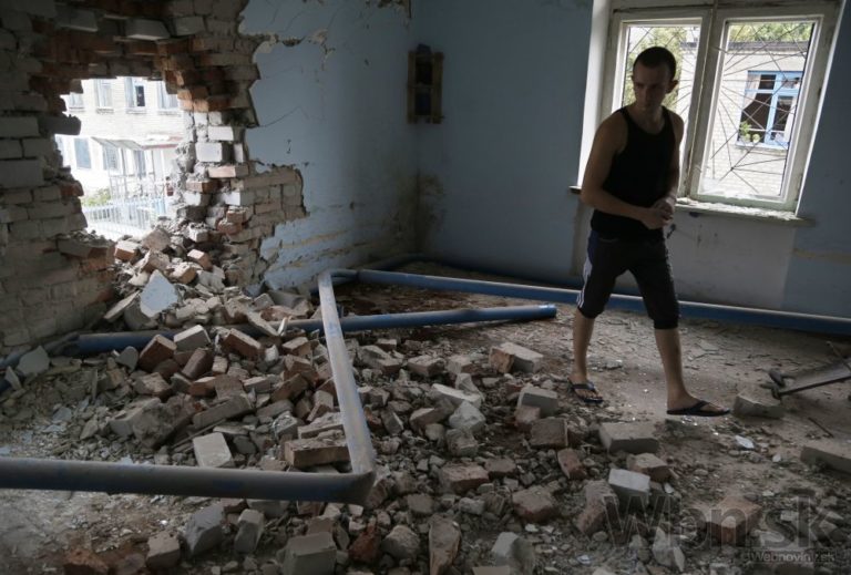 Raketový útok vyvolal hromadný útek trestancov z doneckej väznice