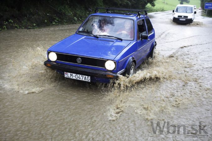 Slovensko zasiahli prívalové dažde s povodňami