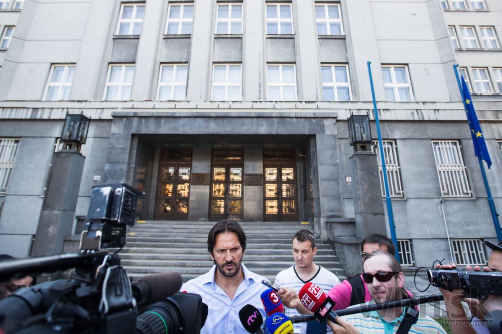 Slovenský policajt v noci zastrelil prevádzača z Ukrajiny