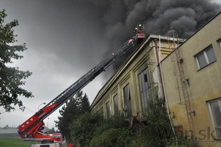 V Dubnici nad Váhom horel odpad, ľudia nemali otvárať okná