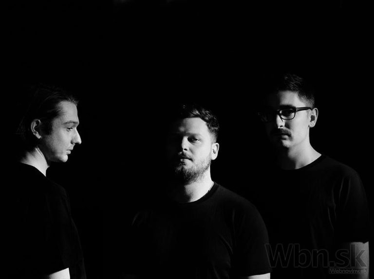 Alt j