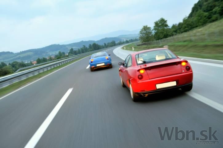 Auto pokuta rychlost cestny pirat tachometer