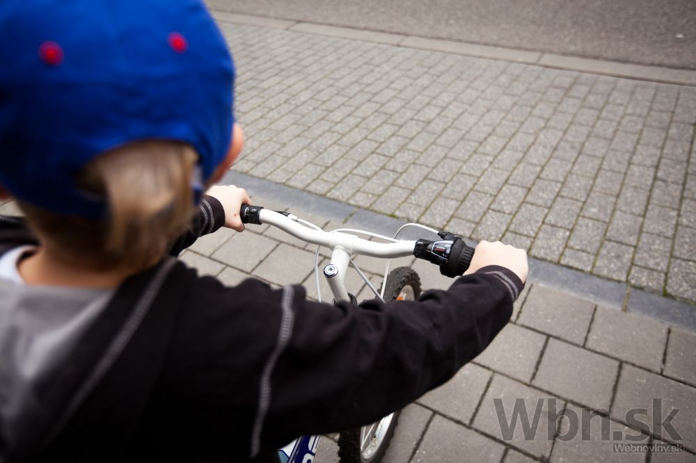 Bicykel cyklista nehoda cesta priechod