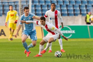 Futbalisti Slovana doma nestačili na Trenčín