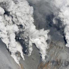 Na ostrove Honšú v sobotu vybuchla sopka Ontake