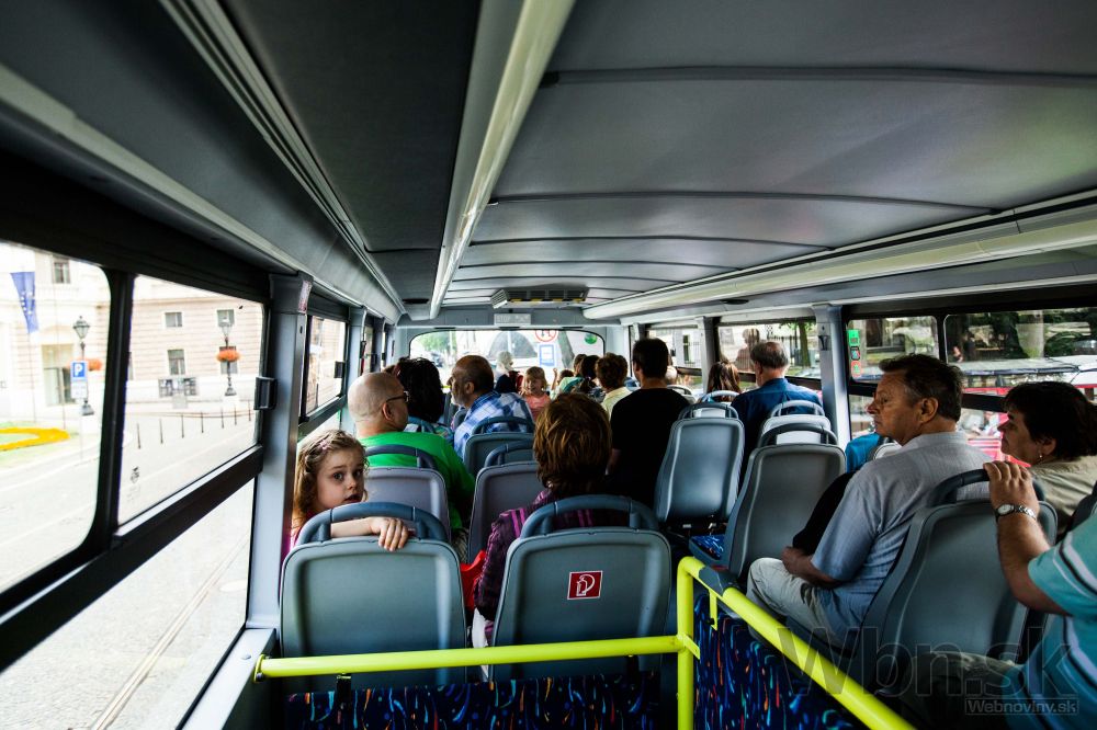 Autobus, cestujúci