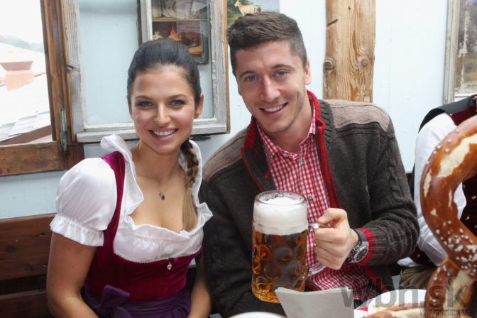 Futbalisti Bayernu oslávili úspešný vstup do sezóny na Oktoberfeste