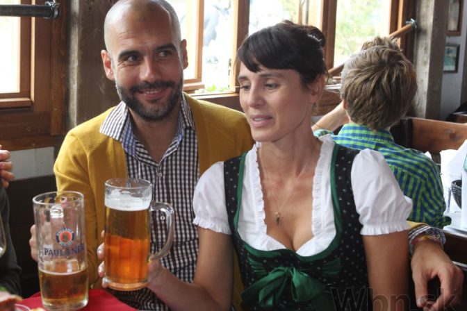 Futbalisti Bayernu oslávili úspešný vstup do sezóny na Oktoberfeste