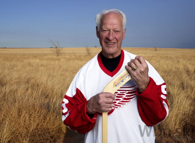 Gordie Howe prekonal mozgovú príhodu